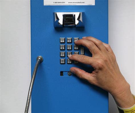 fcc votes  limit inmate phone call rates newsmaxcom