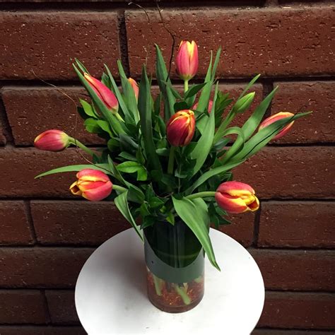 Orange Tulips Vase In San Diego Ca House Of Stemms