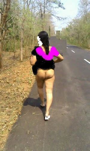 big ass horny desi aunty lift saree walking nude picture aunties nude club