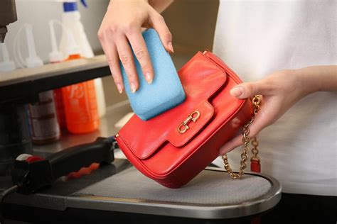 clean  leather purse   clean  purse