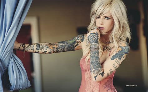 10 Hot Tattoo Pics To Make Your Day