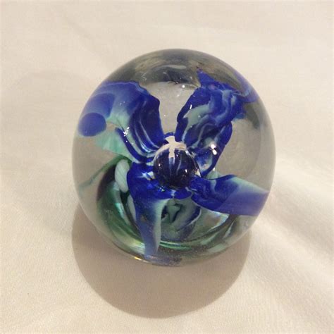 How To Make Glass Paperweights With Flowers Crystal Paperweight Pink