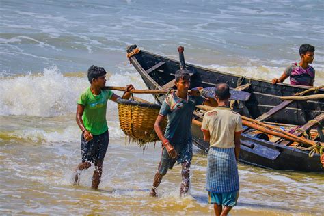 fishermen   beach pixahive