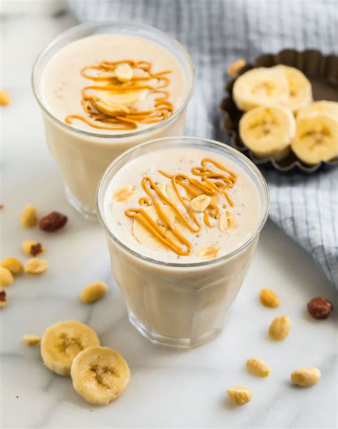 peanut butter banana smoothie wellplatedcom