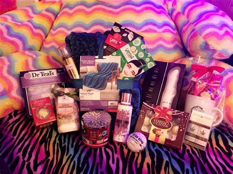 sarah skytower on twitter 💝 holiday giveaway 💝 like