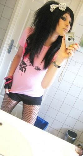 Cute Emo Girl With Black Hair And Blue Eyes Emo Girls Photo 24441331
