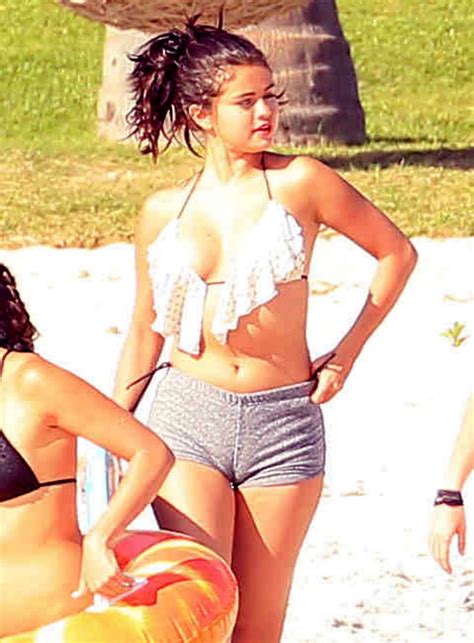 Download Selena Gomez In Bikini Top And Tight Shorts At A Beach