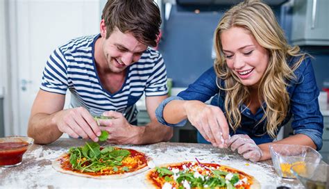 Foodie Dates 15 Trendy Dinner Ideas For New Couples