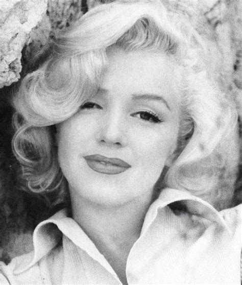 Bleach Blonde With Images Marilyn Monroe Photos
