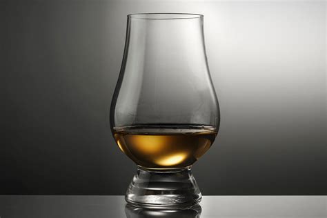 10 Best Whiskey Glasses To Drink From In 2020 The Manual