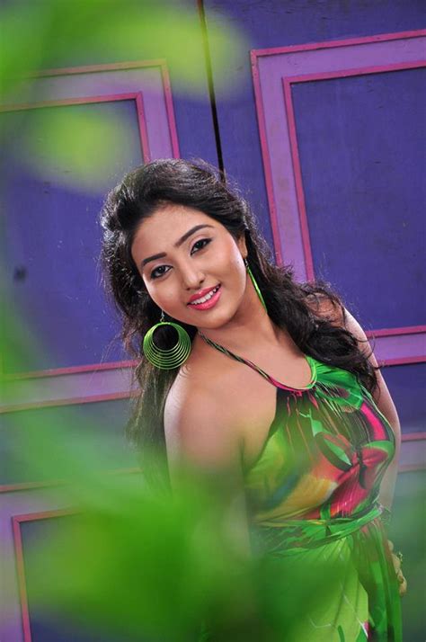 Latest Photo Shoot Of Upcoming Teledrama Actress Vinu