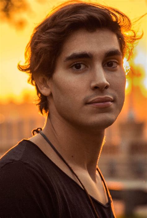 Henry Zaga Biography And Movies