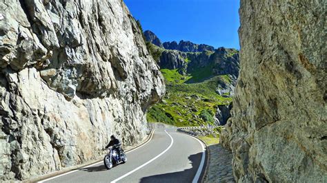 motorvakantie zwitserse passen alpenbrevet motorreis zwitserland motortourseu