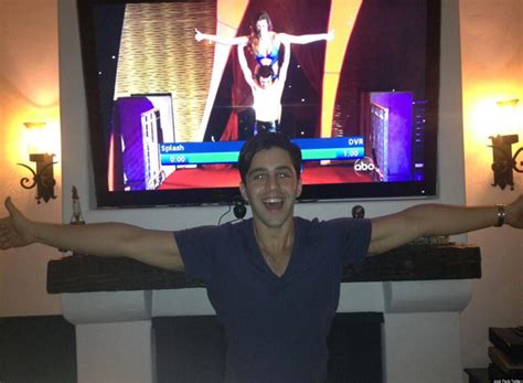 Josh Peck Supports Drake Bell On Splash And It S Adorable Photos