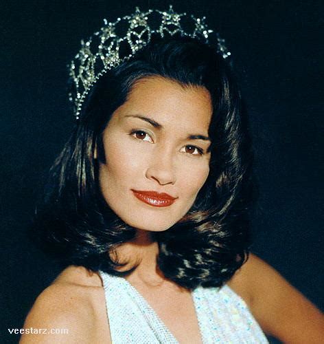 Miss Universe 1997 Brook Mahealani Lee Usa