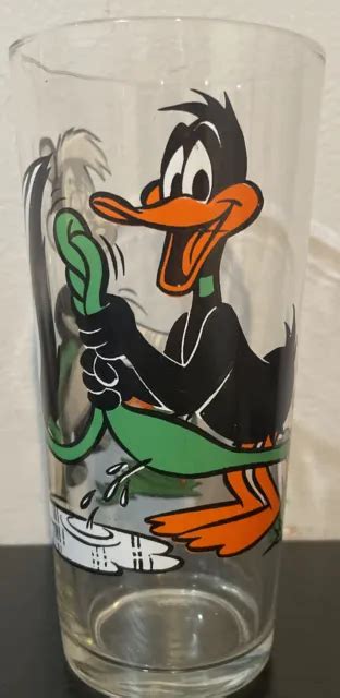 Vintage Looney Tunes 1976 Pepsi Glass Featuring Daffy Duck And Pepe Le