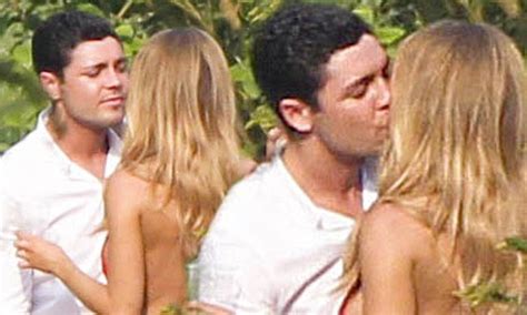Towie Lauren Pope And Tom Pearce Share A Secret Kiss On The Last Day Of