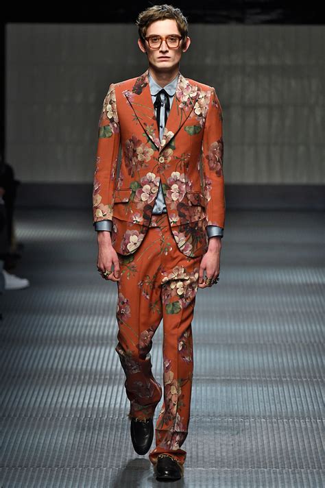 wear  gucci floral suit  harry styles vogue