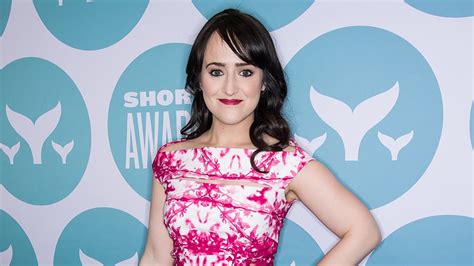 matilda star mara wilson opens up about coming out as bisexual allure