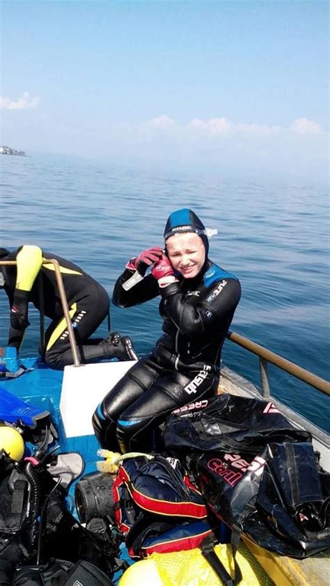 Pin By Eric Hurick On Wetsuits Scuba Girl Wetsuit Scuba Girl