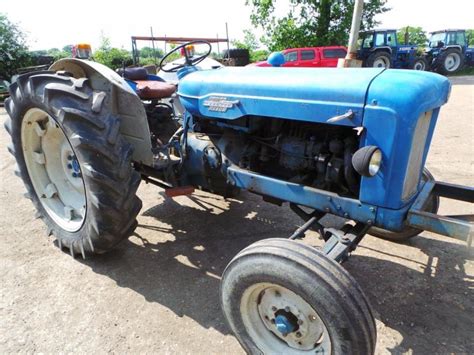 robert wraight  tractors  machines