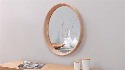 miroir ovale avec cadre en bois de chene massif memphis gdegdesign