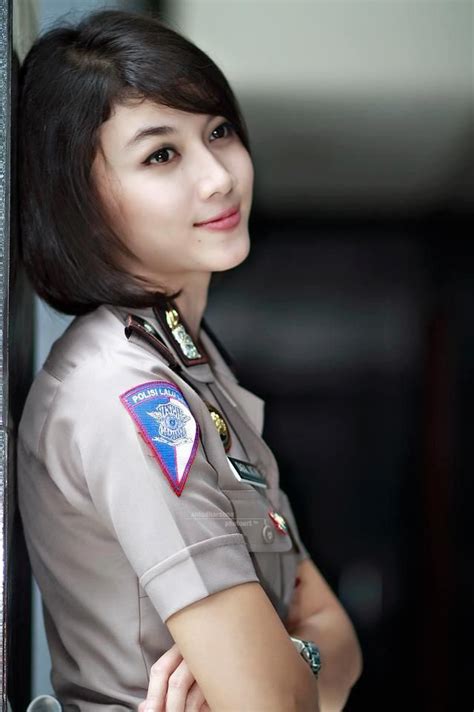 Dara Intan Polwan Cantik Polisi Indonesia Gadis