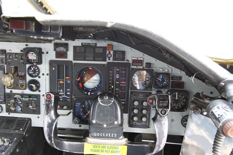 lockheed  ab starlifter  pilot cockpit airline interiors flight deck lockheed amc
