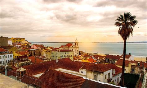 pictures  convince   lisbon    beautiful city  europe