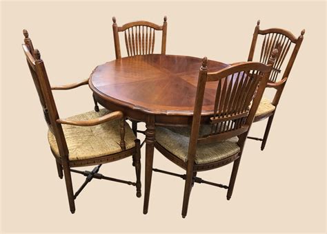 uhuru furniture collectibles dining table  chairs   leaves