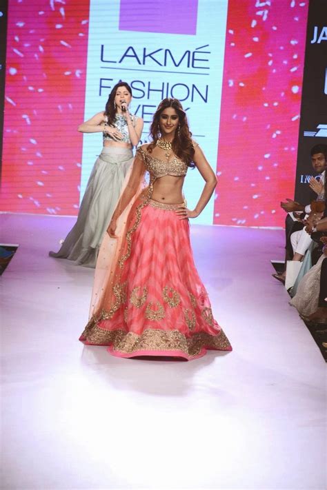 high quality bollywood celebrity pictures ileana d cruz sexiest navel show on the ramp as she