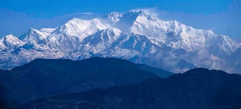 aerial photographs  mount everest  neighbouring peaks nuptse lhotse makalu cho oyu