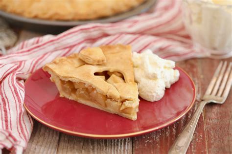 perfect classic apple pie recipe gemmas bigger bolder baking