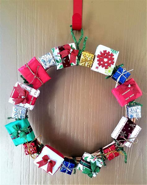 mini gift wreath thriftyfun