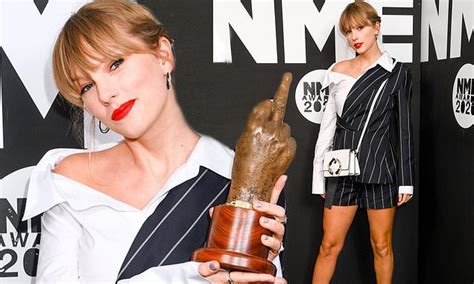 nme awards 2020 taylor swift makes surprise appearance to accept best