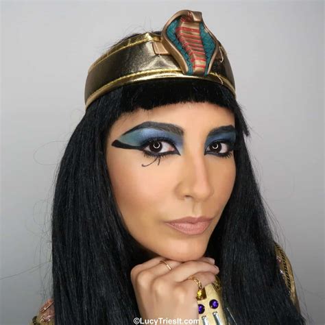easy cleopatra makeup tutorial lucy tries it