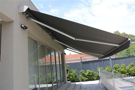guide  buying retractable awnings retractable awnings  benefits    retractable