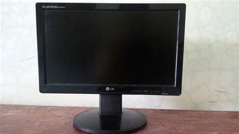 beli komputer bekas surabaya lcd monitor lg   wide
