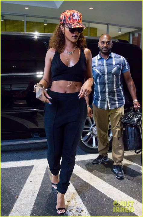 rihanna displays her amazing body after her barbados