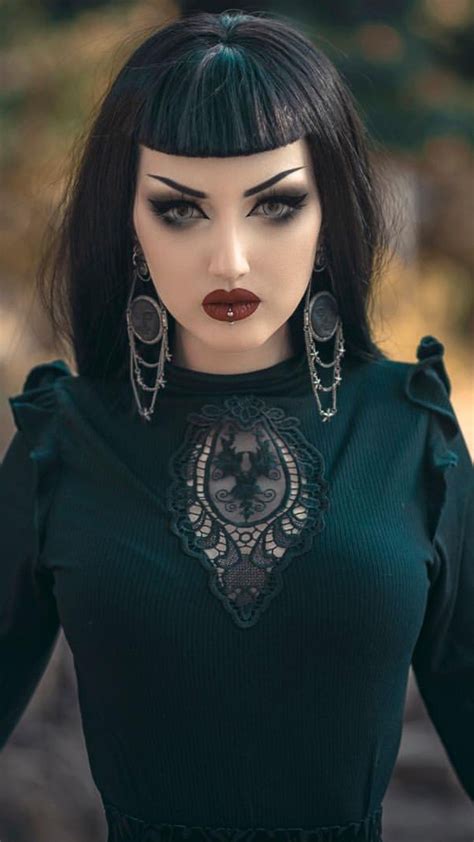 Pin By Spiro Sousanis On Obsidian Kerttu Gothic Outfits Goth Beauty