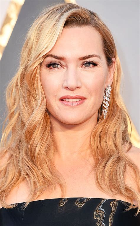 kate winslet an english actress and singer sizzling superstars