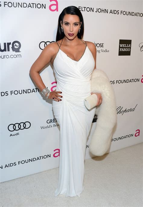 Hot Bio Celebrity Pictures Kim Kardashian In White Dresses