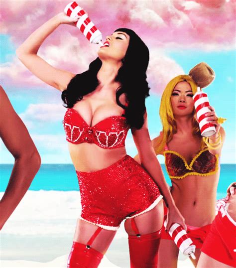 roar sex appeal 22 reasons why katy perry is now the undisputed queen of twitter the sun