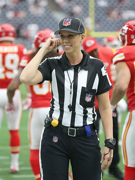 Sarah Thomas The First Female Referee In The Nfl Has Some Solid Advice