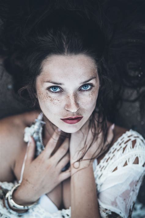 Wallpaper Face White Women Model Blue Eyes Brunette Freckles