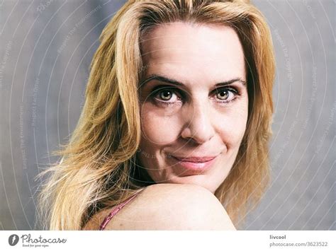Lächelnde Blonde Reife Frau Spanien Ein Lizenzfreies Stock Foto Von