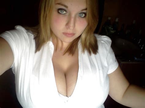 chubby girl big boobs selfie