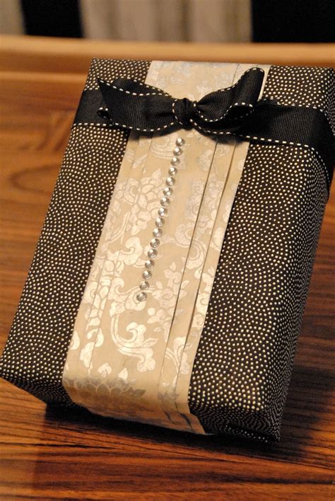 fun wedding gift wrapping ideas  couple  love