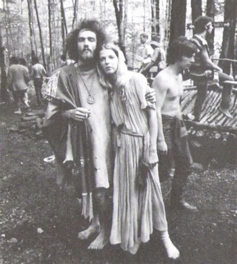 Hippie Photos From The 1960s Unidentified Couple At Woodstock 1969