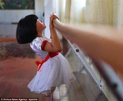 girl who lost her legs becomes ballet dancer in china daily mail online